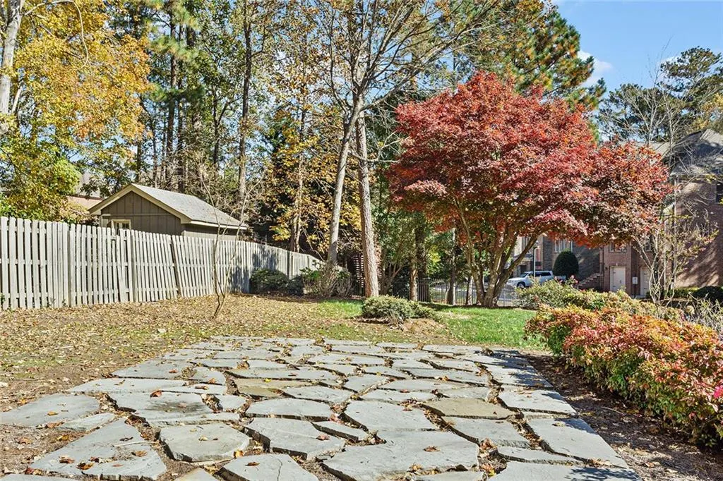 7275 Village Creek Trace, Atlanta, Georgia 30328, 4 Bedrooms Bedrooms, ,3 BathroomsBathrooms,Residential,Sold,7275 Village Creek Trace,6971127