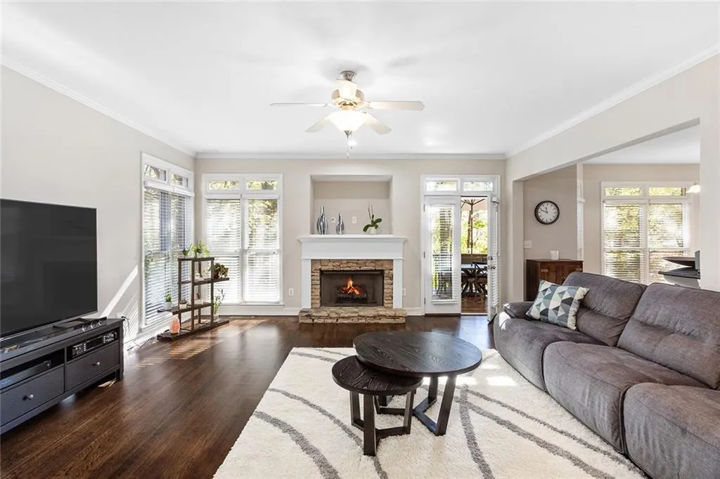 7275 Village Creek Trace, Atlanta, Georgia 30328, 4 Bedrooms Bedrooms, ,3 BathroomsBathrooms,Residential,Sold,7275 Village Creek Trace,6971127