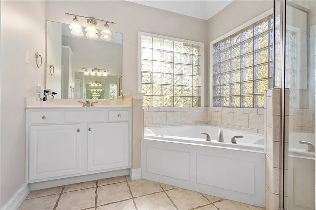 7275 Village Creek Trace, Atlanta, Georgia 30328, 4 Bedrooms Bedrooms, ,3 BathroomsBathrooms,Residential,Sold,7275 Village Creek Trace,6971127