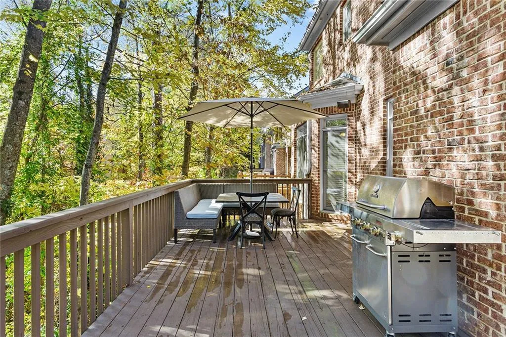 7275 Village Creek Trace, Atlanta, Georgia 30328, 4 Bedrooms Bedrooms, ,3 BathroomsBathrooms,Residential,Sold,7275 Village Creek Trace,6971127