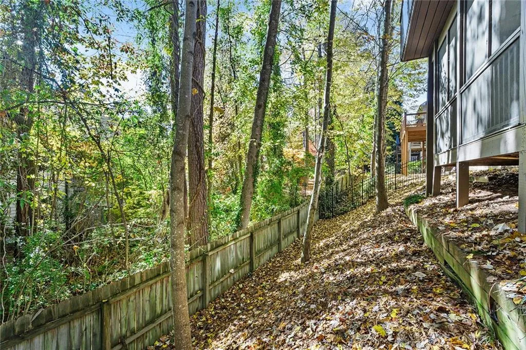 7275 Village Creek Trace, Atlanta, Georgia 30328, 4 Bedrooms Bedrooms, ,3 BathroomsBathrooms,Residential,Sold,7275 Village Creek Trace,6971127