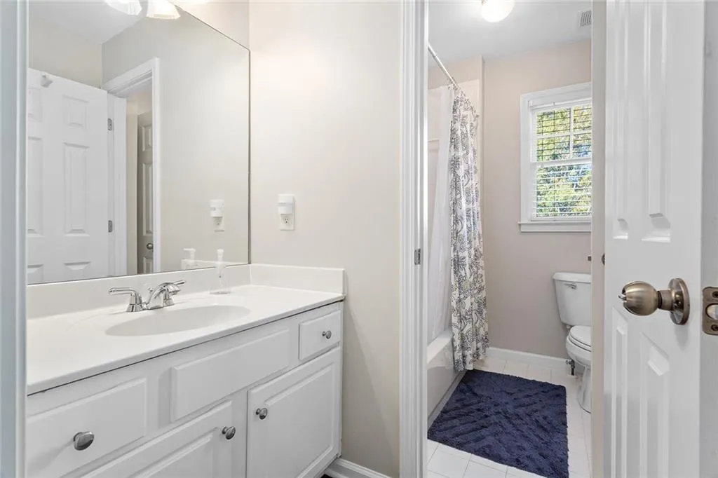 7275 Village Creek Trace, Atlanta, Georgia 30328, 4 Bedrooms Bedrooms, ,3 BathroomsBathrooms,Residential,Sold,7275 Village Creek Trace,6971127