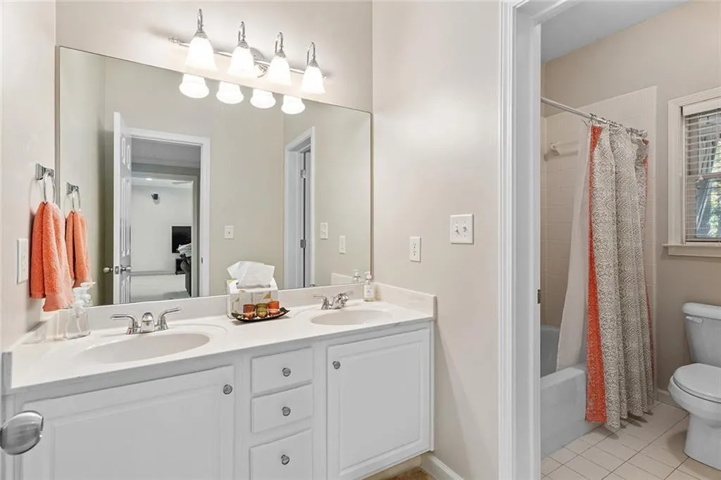 7275 Village Creek Trace, Atlanta, Georgia 30328, 4 Bedrooms Bedrooms, ,3 BathroomsBathrooms,Residential,Sold,7275 Village Creek Trace,6971127