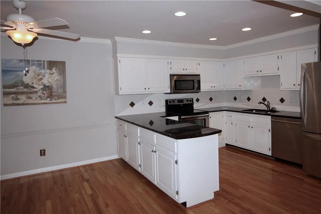 370 The Chace, Atlanta, Georgia 30328, 4 Bedrooms Bedrooms, ,3 BathroomsBathrooms,Residential,Sold,370 The Chace,6566026