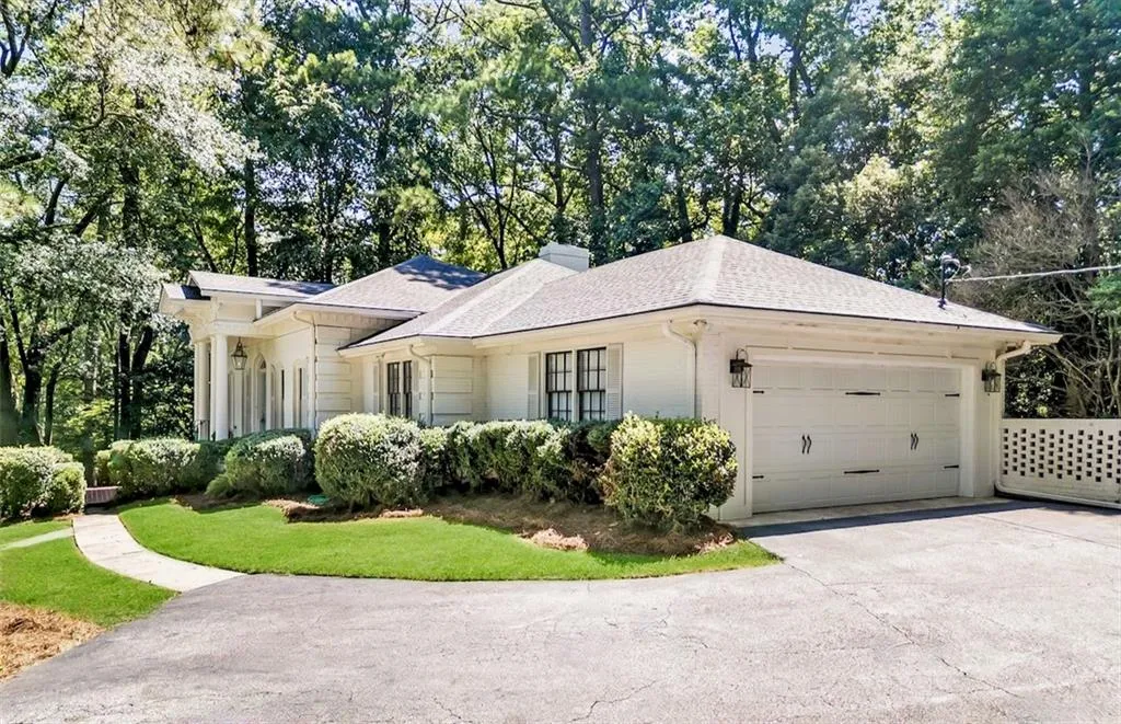924 Peachtree Battle Avenue Nw, Atlanta, Georgia 30327, 5 Bedrooms Bedrooms, ,3 BathroomsBathrooms,Residential,For Sale,924 Peachtree Battle Avenue Nw,7615737