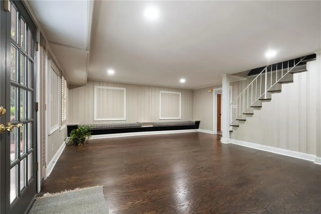 924 Peachtree Battle Avenue Nw, Atlanta, Georgia 30327, 5 Bedrooms Bedrooms, ,3 BathroomsBathrooms,Residential,For Sale,924 Peachtree Battle Avenue Nw,7615737