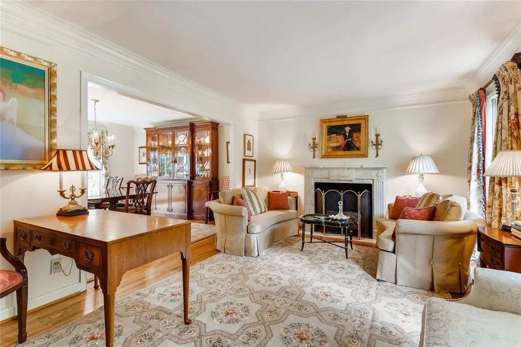 575 Spindlewick Drive, Sandy Springs, Georgia 30350, 4 Bedrooms Bedrooms, ,3 BathroomsBathrooms,Residential,Sold,575 Spindlewick Drive,6809138