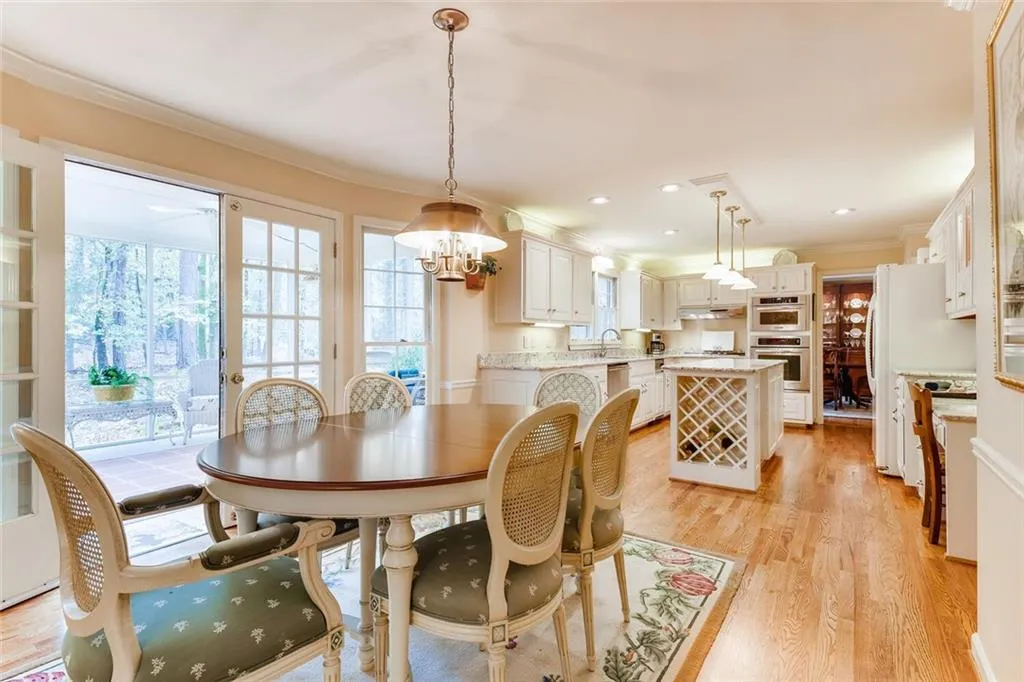 575 Spindlewick Drive, Sandy Springs, Georgia 30350, 4 Bedrooms Bedrooms, ,3 BathroomsBathrooms,Residential,Sold,575 Spindlewick Drive,6809138