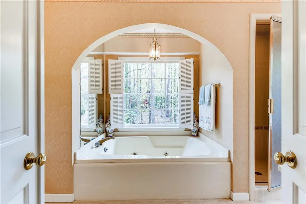 575 Spindlewick Drive, Sandy Springs, Georgia 30350, 4 Bedrooms Bedrooms, ,3 BathroomsBathrooms,Residential,Sold,575 Spindlewick Drive,6809138