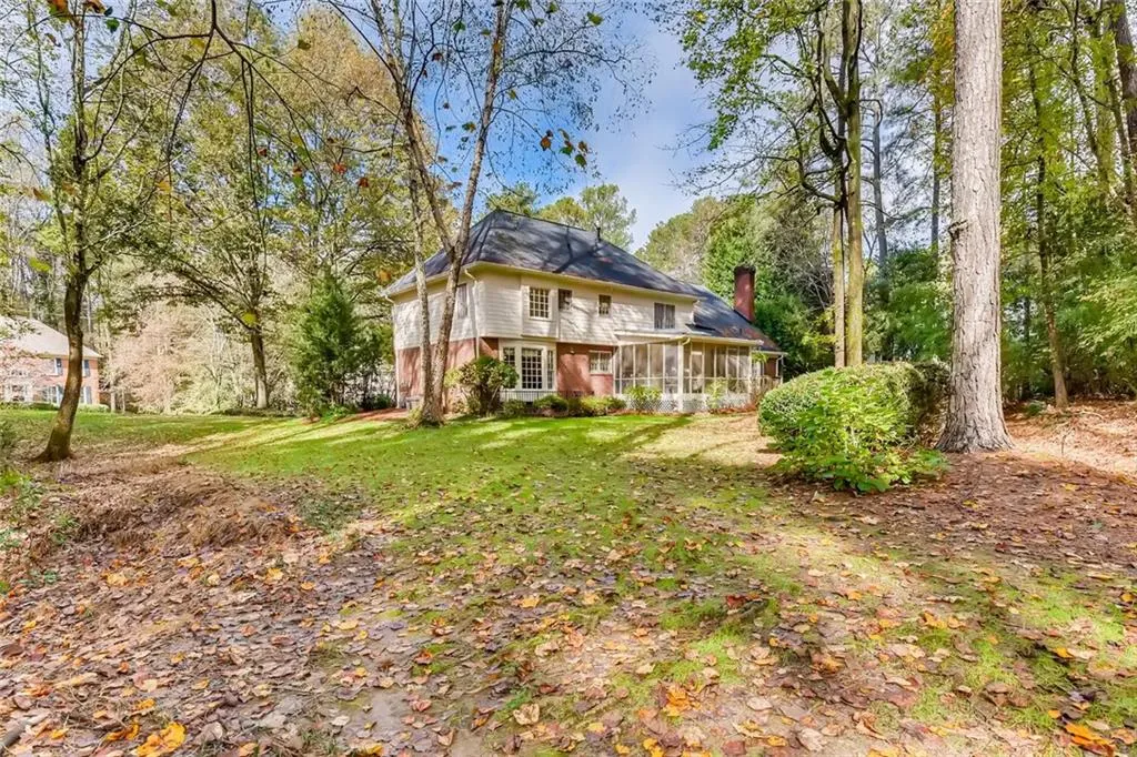 575 Spindlewick Drive, Sandy Springs, Georgia 30350, 4 Bedrooms Bedrooms, ,3 BathroomsBathrooms,Residential,Sold,575 Spindlewick Drive,6809138