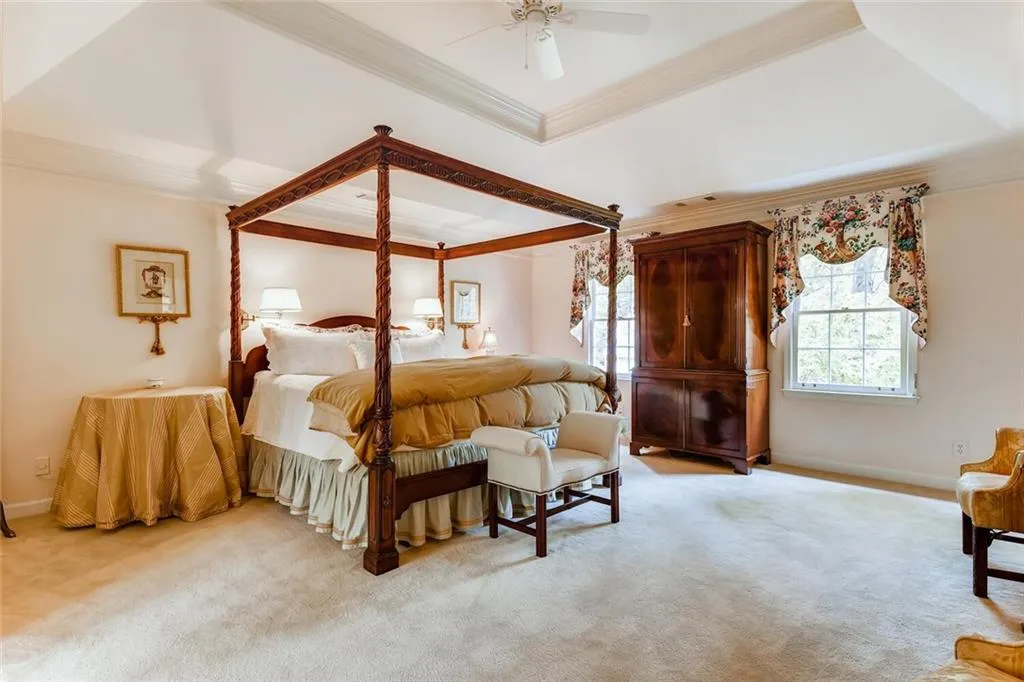 575 Spindlewick Drive, Sandy Springs, Georgia 30350, 4 Bedrooms Bedrooms, ,3 BathroomsBathrooms,Residential,Sold,575 Spindlewick Drive,6809138