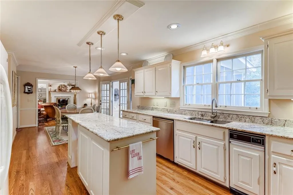 575 Spindlewick Drive, Sandy Springs, Georgia 30350, 4 Bedrooms Bedrooms, ,3 BathroomsBathrooms,Residential,Sold,575 Spindlewick Drive,6809138