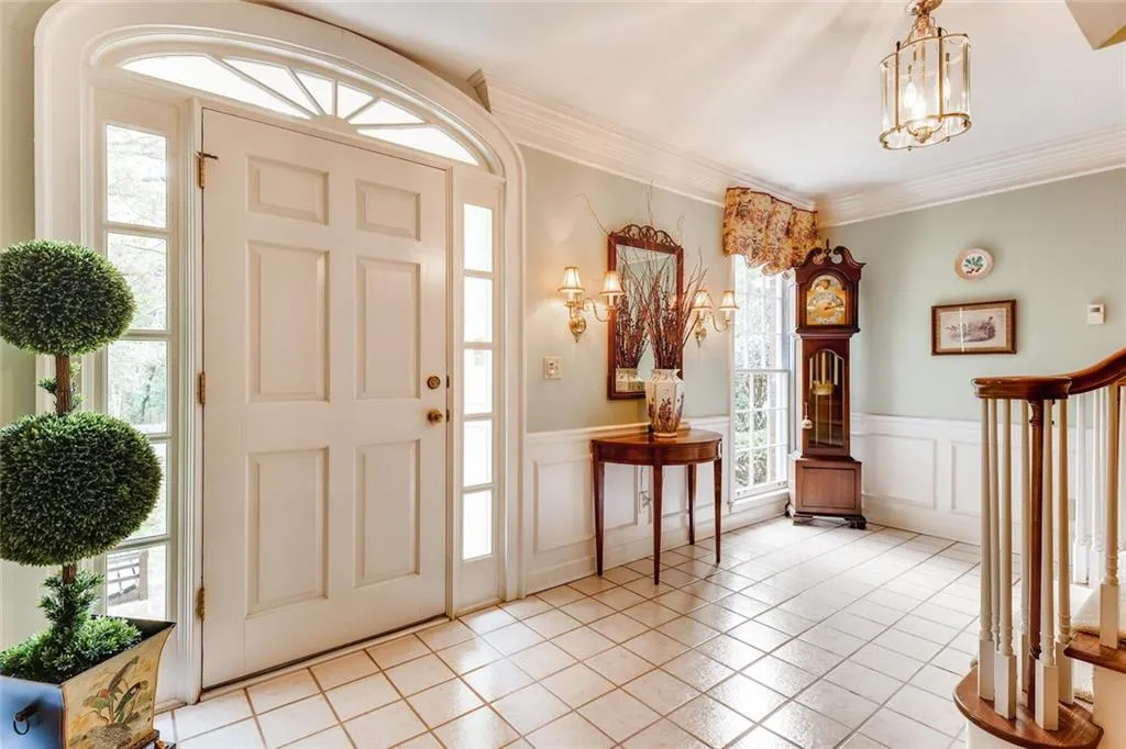 575 Spindlewick Drive, Sandy Springs, Georgia 30350, 4 Bedrooms Bedrooms, ,3 BathroomsBathrooms,Residential,Sold,575 Spindlewick Drive,6809138