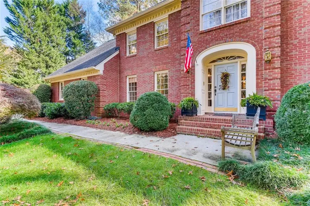 575 Spindlewick Drive, Sandy Springs, Georgia 30350, 4 Bedrooms Bedrooms, ,3 BathroomsBathrooms,Residential,Sold,575 Spindlewick Drive,6809138