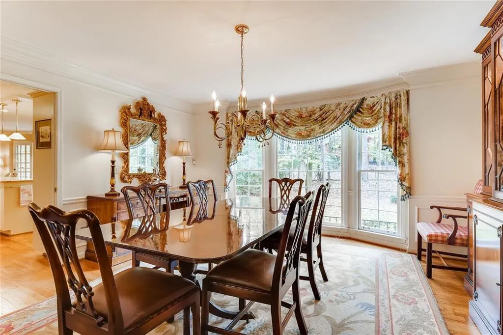 575 Spindlewick Drive, Sandy Springs, Georgia 30350, 4 Bedrooms Bedrooms, ,3 BathroomsBathrooms,Residential,Sold,575 Spindlewick Drive,6809138