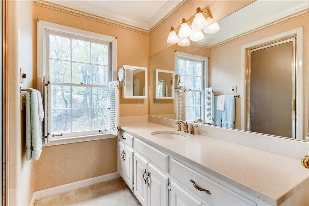 575 Spindlewick Drive, Sandy Springs, Georgia 30350, 4 Bedrooms Bedrooms, ,3 BathroomsBathrooms,Residential,Sold,575 Spindlewick Drive,6809138