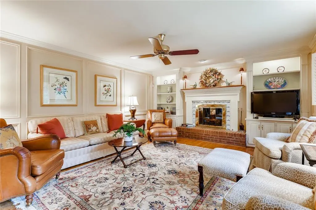 575 Spindlewick Drive, Sandy Springs, Georgia 30350, 4 Bedrooms Bedrooms, ,3 BathroomsBathrooms,Residential,Sold,575 Spindlewick Drive,6809138