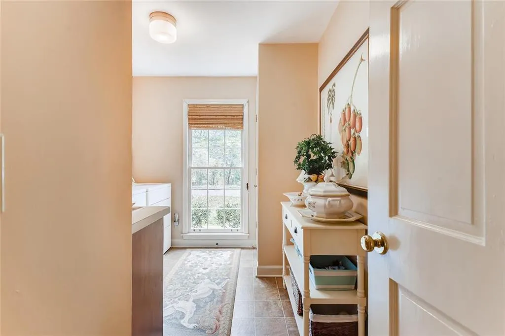 575 Spindlewick Drive, Sandy Springs, Georgia 30350, 4 Bedrooms Bedrooms, ,3 BathroomsBathrooms,Residential,Sold,575 Spindlewick Drive,6809138