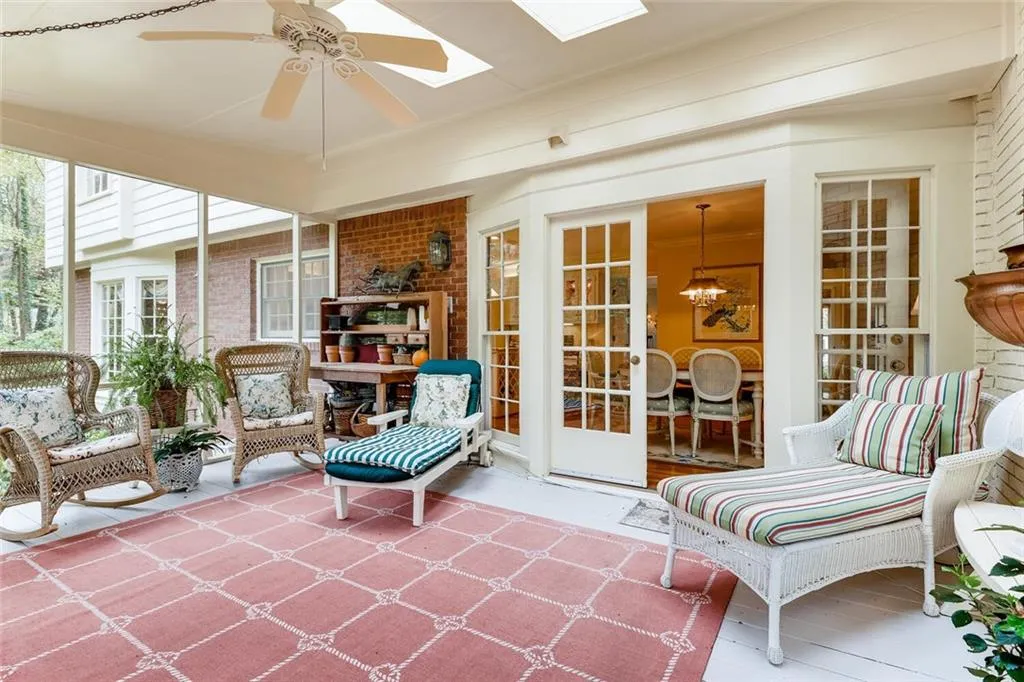 575 Spindlewick Drive, Sandy Springs, Georgia 30350, 4 Bedrooms Bedrooms, ,3 BathroomsBathrooms,Residential,Sold,575 Spindlewick Drive,6809138