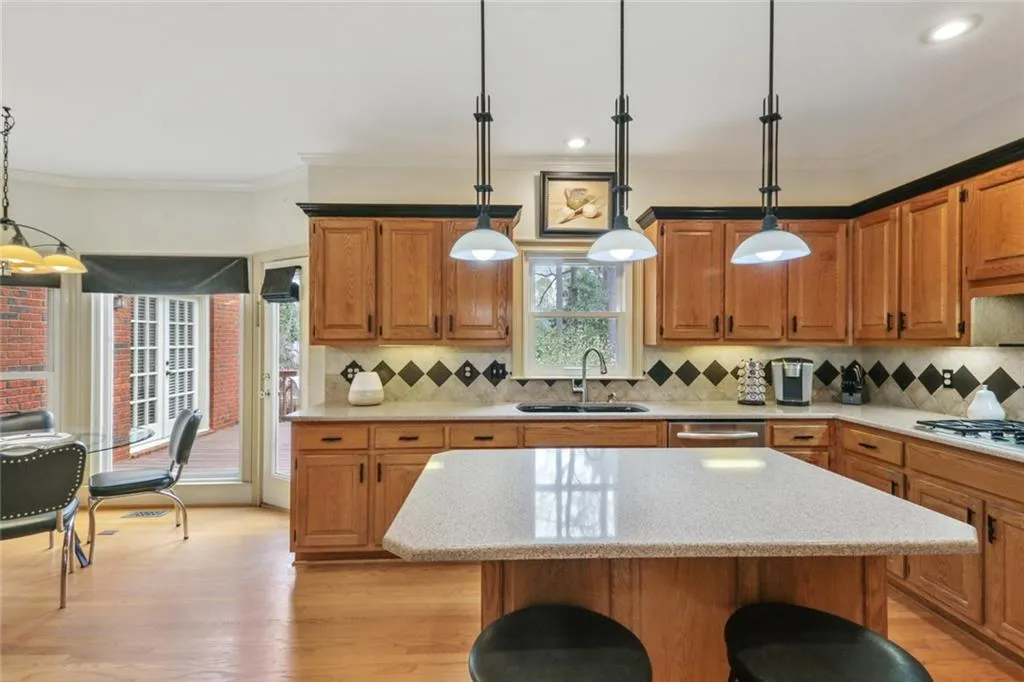 2160 Dunwoody Heritage Drive, Sandy Springs, Georgia 30350, 5 Bedrooms Bedrooms, ,3 BathroomsBathrooms,Residential,Sold,2160 Dunwoody Heritage Drive,7017800