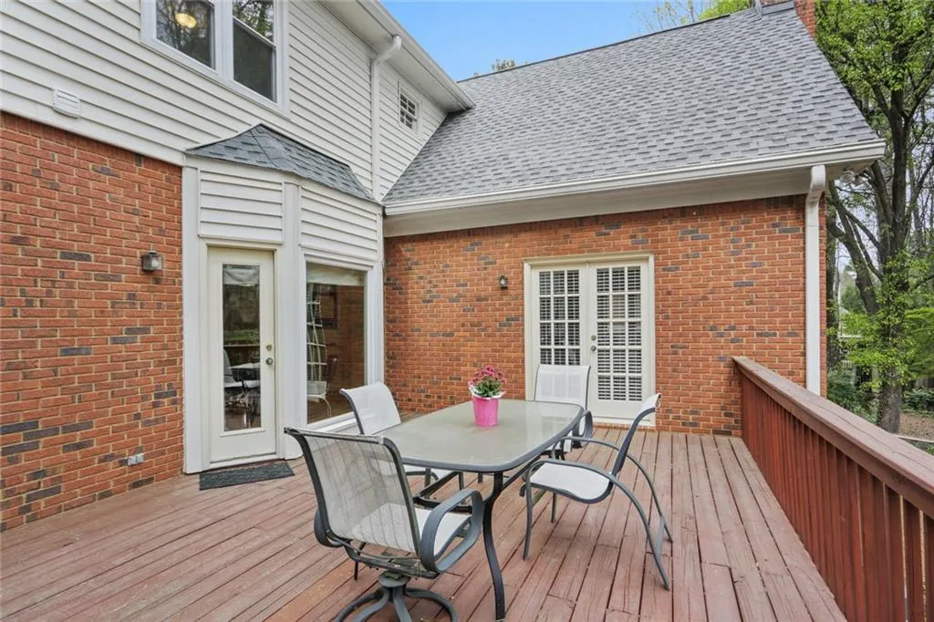 2160 Dunwoody Heritage Drive, Sandy Springs, Georgia 30350, 5 Bedrooms Bedrooms, ,3 BathroomsBathrooms,Residential,Sold,2160 Dunwoody Heritage Drive,7017800