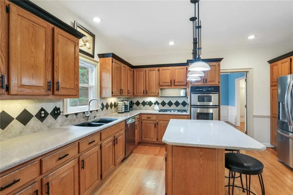 2160 Dunwoody Heritage Drive, Sandy Springs, Georgia 30350, 5 Bedrooms Bedrooms, ,3 BathroomsBathrooms,Residential,Sold,2160 Dunwoody Heritage Drive,7017800