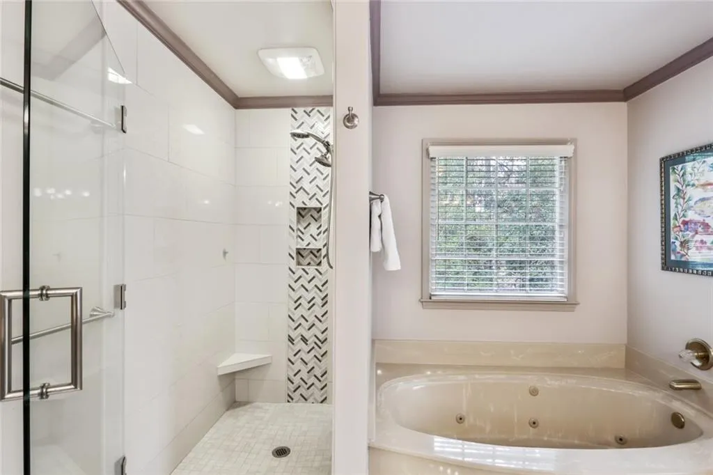 2160 Dunwoody Heritage Drive, Sandy Springs, Georgia 30350, 5 Bedrooms Bedrooms, ,3 BathroomsBathrooms,Residential,Sold,2160 Dunwoody Heritage Drive,7017800