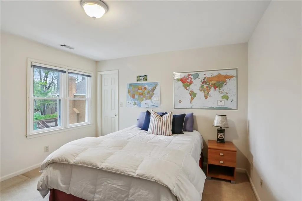 2160 Dunwoody Heritage Drive, Sandy Springs, Georgia 30350, 5 Bedrooms Bedrooms, ,3 BathroomsBathrooms,Residential,Sold,2160 Dunwoody Heritage Drive,7017800