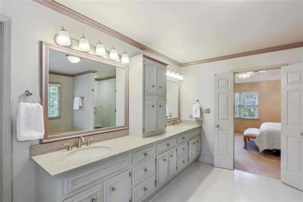 2160 Dunwoody Heritage Drive, Sandy Springs, Georgia 30350, 5 Bedrooms Bedrooms, ,3 BathroomsBathrooms,Residential,Sold,2160 Dunwoody Heritage Drive,7017800