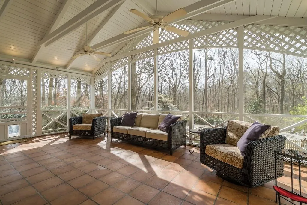 535 Valley Hall Drive, Sandy Springs, Georgia 30350, 4 Bedrooms Bedrooms, ,4 BathroomsBathrooms,Residential,Sold,535 Valley Hall Drive,5974720