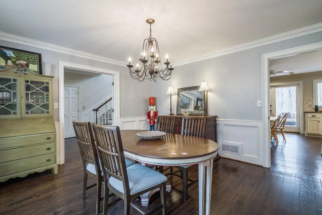 535 Valley Hall Drive, Sandy Springs, Georgia 30350, 4 Bedrooms Bedrooms, ,4 BathroomsBathrooms,Residential,Sold,535 Valley Hall Drive,5974720