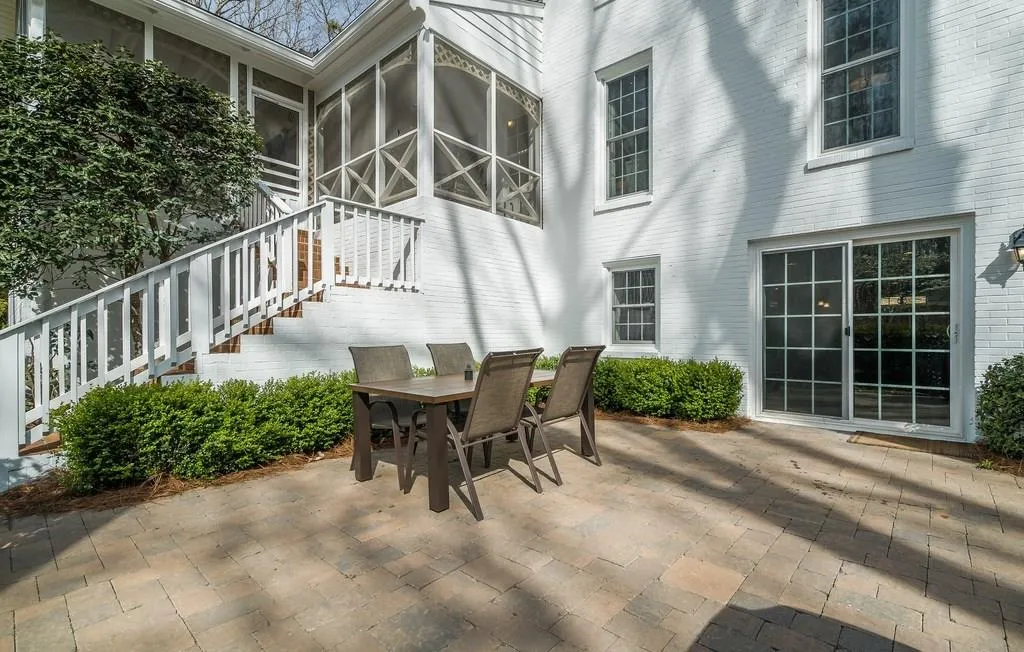 535 Valley Hall Drive, Sandy Springs, Georgia 30350, 4 Bedrooms Bedrooms, ,4 BathroomsBathrooms,Residential,Sold,535 Valley Hall Drive,5974720