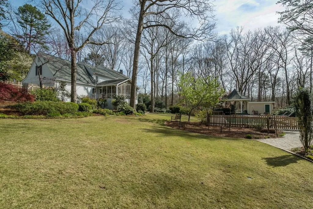 535 Valley Hall Drive, Sandy Springs, Georgia 30350, 4 Bedrooms Bedrooms, ,4 BathroomsBathrooms,Residential,Sold,535 Valley Hall Drive,5974720