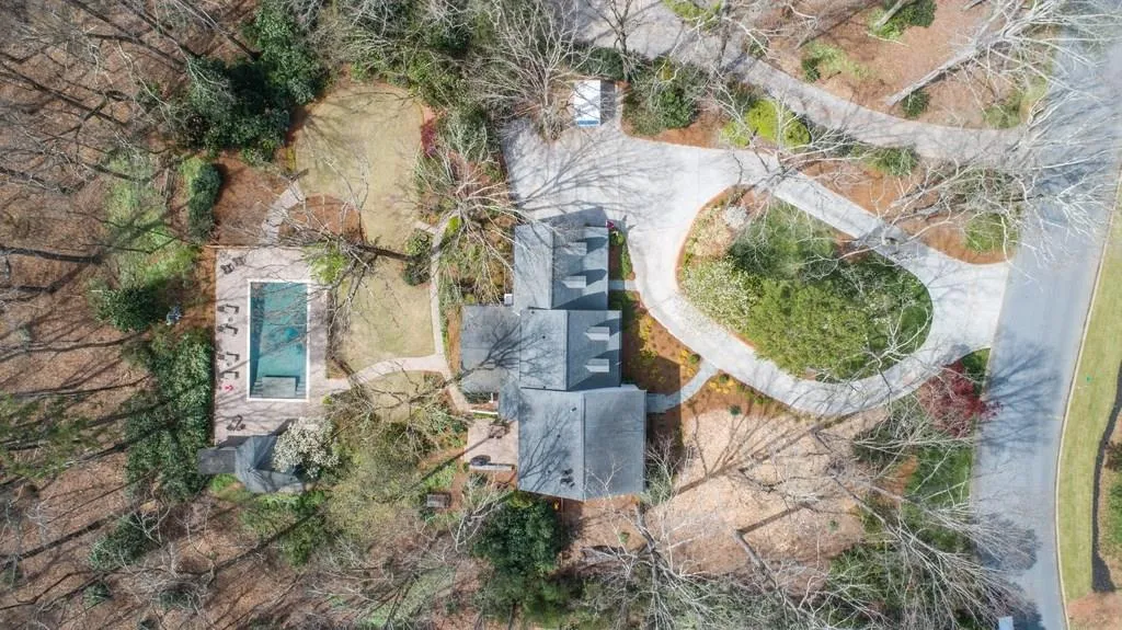 535 Valley Hall Drive, Sandy Springs, Georgia 30350, 4 Bedrooms Bedrooms, ,4 BathroomsBathrooms,Residential,Sold,535 Valley Hall Drive,5974720