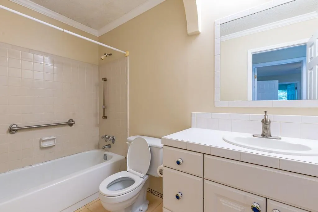 1702 Huntingdon Chase Road, Sandy Springs, Georgia 30350, 1 Bedroom Bedrooms, ,1 BathroomBathrooms,Residential,Sold,1702 Huntingdon Chase Road,6601941