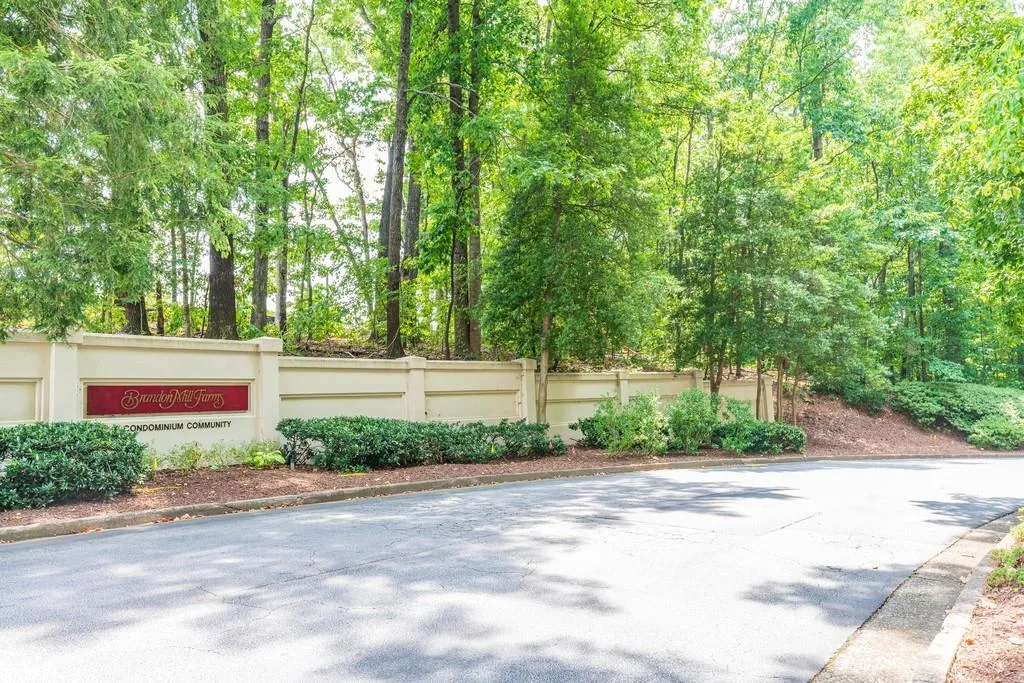 1702 Huntingdon Chase Road, Sandy Springs, Georgia 30350, 1 Bedroom Bedrooms, ,1 BathroomBathrooms,Residential,Sold,1702 Huntingdon Chase Road,6601941