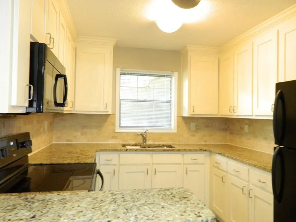1106 Natchez Trace, Atlanta, Georgia 30350, 2 Bedrooms Bedrooms, ,1 BathroomBathrooms,Residential,Sold,1106 Natchez Trace,6908783