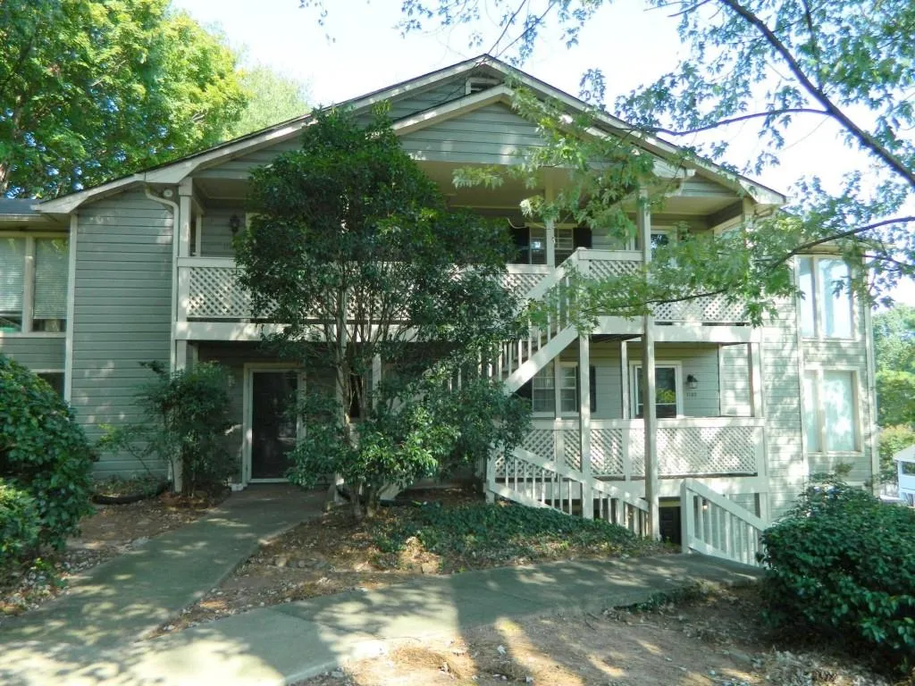 1106 Natchez Trace, Atlanta, Georgia 30350, 2 Bedrooms Bedrooms, ,1 BathroomBathrooms,Residential,Sold,1106 Natchez Trace,6908783