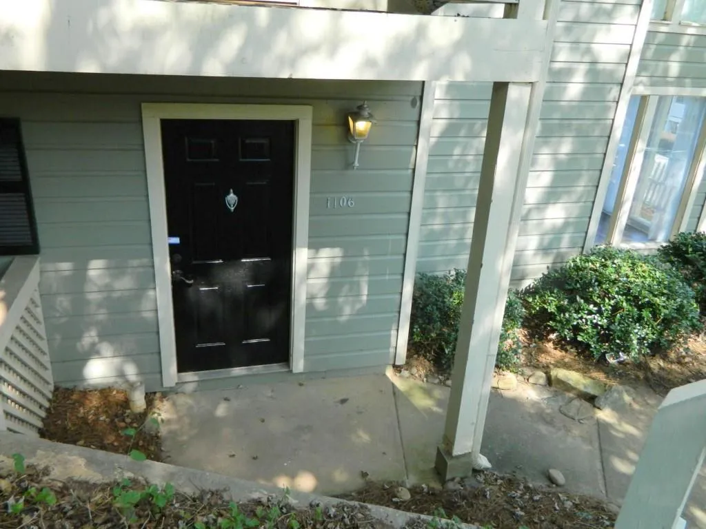 1106 Natchez Trace, Atlanta, Georgia 30350, 2 Bedrooms Bedrooms, ,1 BathroomBathrooms,Residential,Sold,1106 Natchez Trace,6908783