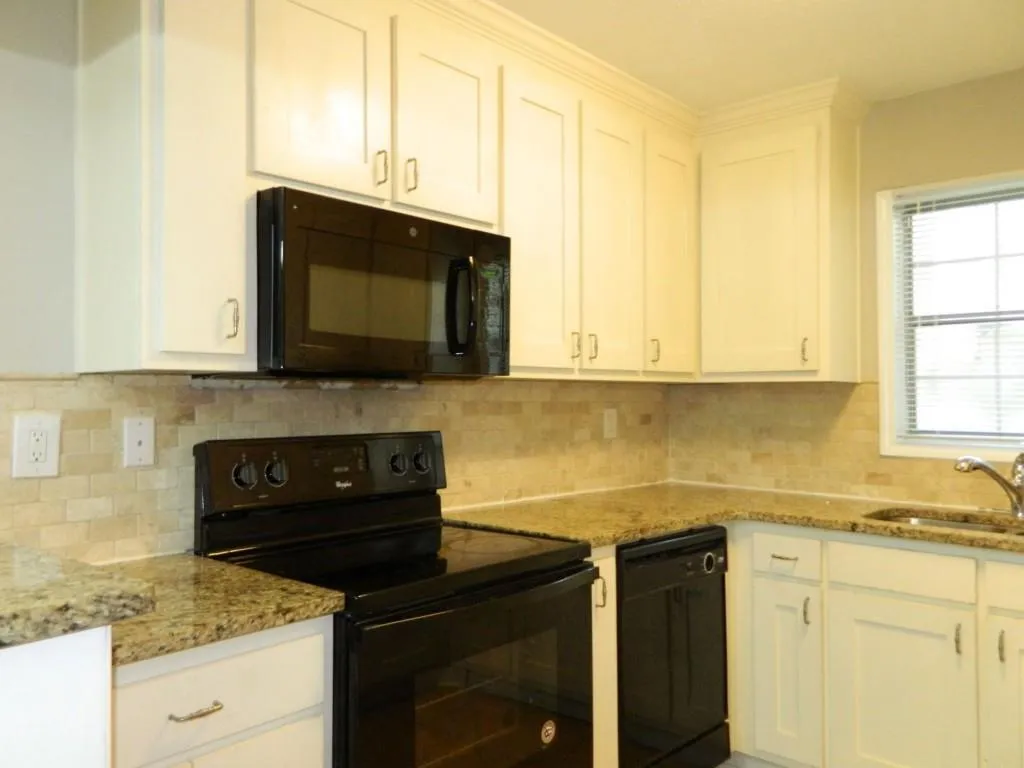 1106 Natchez Trace, Atlanta, Georgia 30350, 2 Bedrooms Bedrooms, ,1 BathroomBathrooms,Residential,Sold,1106 Natchez Trace,6908783