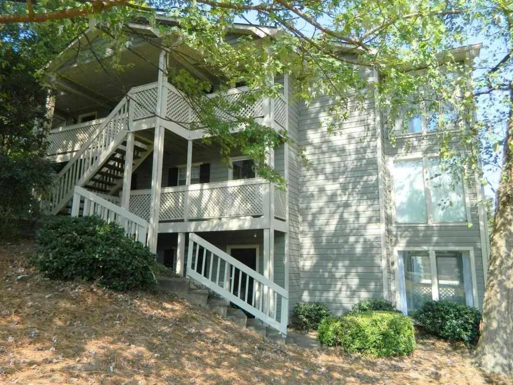 1106 Natchez Trace, Atlanta, Georgia 30350, 2 Bedrooms Bedrooms, ,1 BathroomBathrooms,Residential,Sold,1106 Natchez Trace,6908783