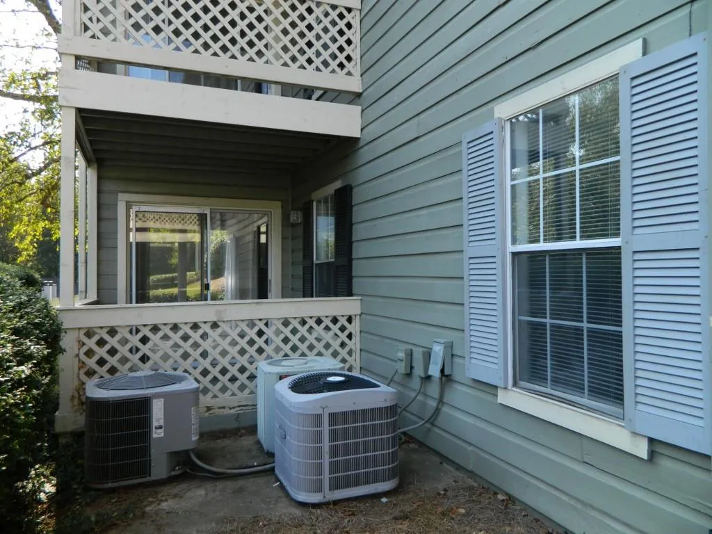 1106 Natchez Trace, Atlanta, Georgia 30350, 2 Bedrooms Bedrooms, ,1 BathroomBathrooms,Residential,Sold,1106 Natchez Trace,6908783