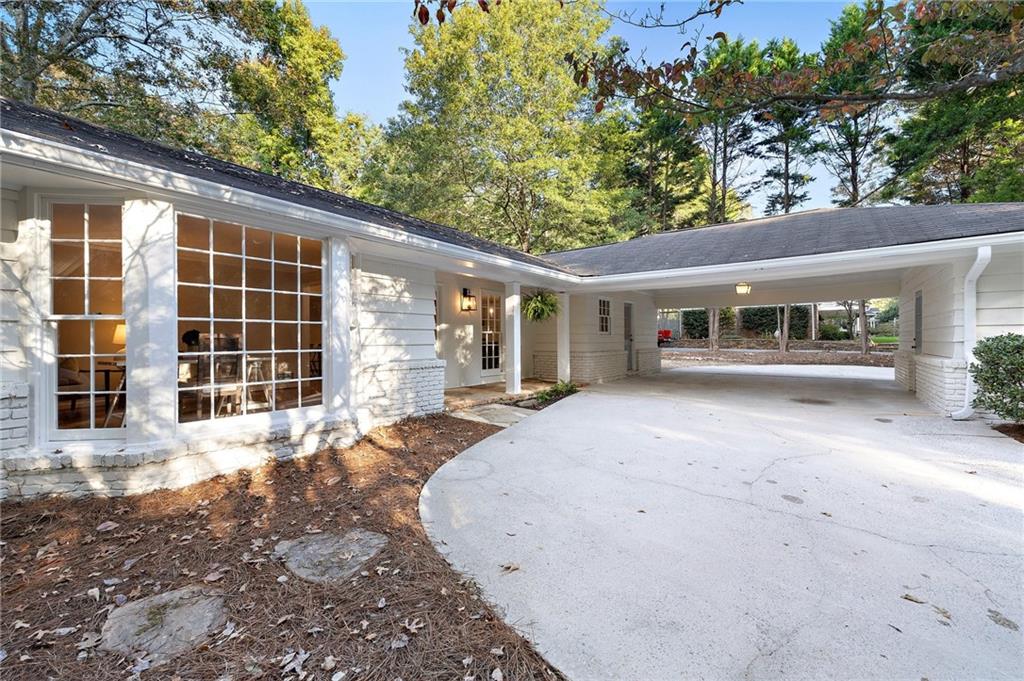 7330 Hunters Branch Drive NE, Atlanta, Georgia 30328, 4 Bedrooms Bedrooms, ,2 BathroomsBathrooms,Residential,Sold,7330 Hunters Branch Drive NE,7287835