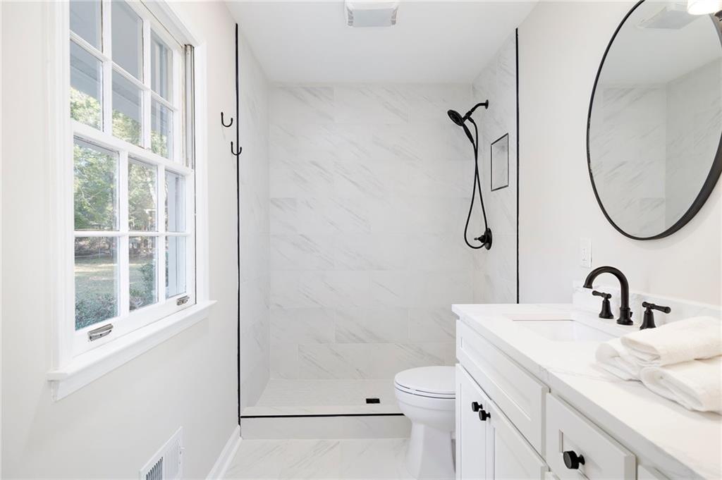 7330 Hunters Branch Drive NE, Atlanta, Georgia 30328, 4 Bedrooms Bedrooms, ,2 BathroomsBathrooms,Residential,Sold,7330 Hunters Branch Drive NE,7287835