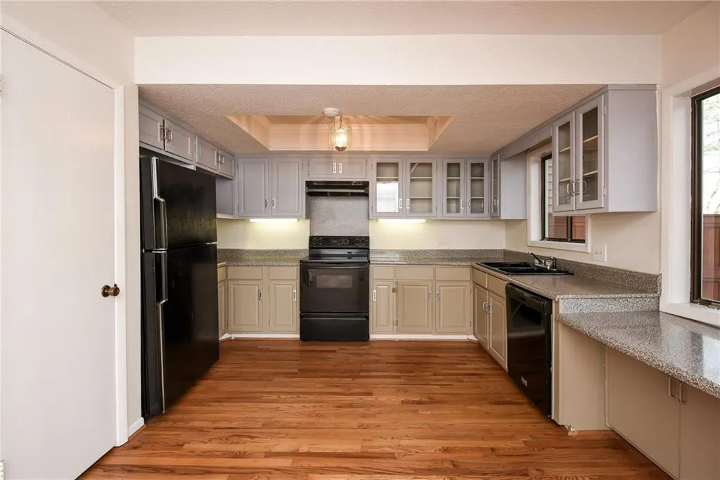 8 Basswood Circle, Sandy Springs, Georgia 30328, 2 Bedrooms Bedrooms, ,2 BathroomsBathrooms,Residential,Sold,8 Basswood Circle,5665775