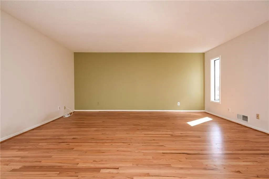 8 Basswood Circle, Sandy Springs, Georgia 30328, 2 Bedrooms Bedrooms, ,2 BathroomsBathrooms,Residential,Sold,8 Basswood Circle,5665775