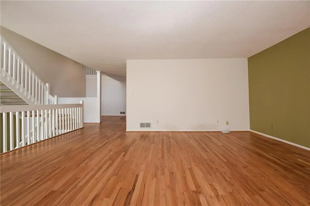8 Basswood Circle, Sandy Springs, Georgia 30328, 2 Bedrooms Bedrooms, ,2 BathroomsBathrooms,Residential,Sold,8 Basswood Circle,5665775