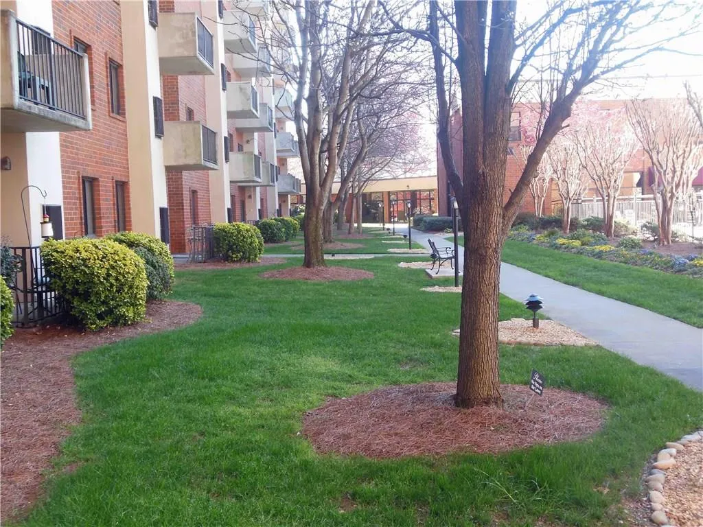 300 Johnson Ferry Road Ne Unit B814, Atlanta, Georgia 30328, 2 Bedrooms Bedrooms, ,2 BathroomsBathrooms,Residential,Sold,300 Johnson Ferry Road Ne Unit B814,5823565