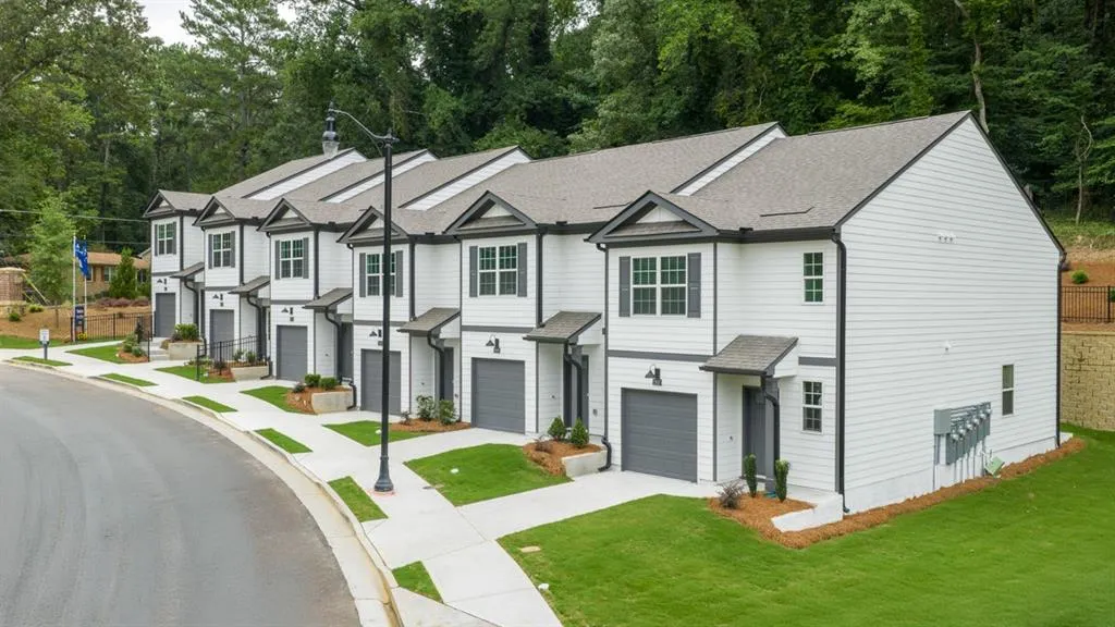1394 Sweethshrub Place Unit 29, Atlanta, Georgia 30318, 3 Bedrooms Bedrooms, ,2 BathroomsBathrooms,Residential,For Sale,1394 Sweethshrub Place Unit 29,7624728