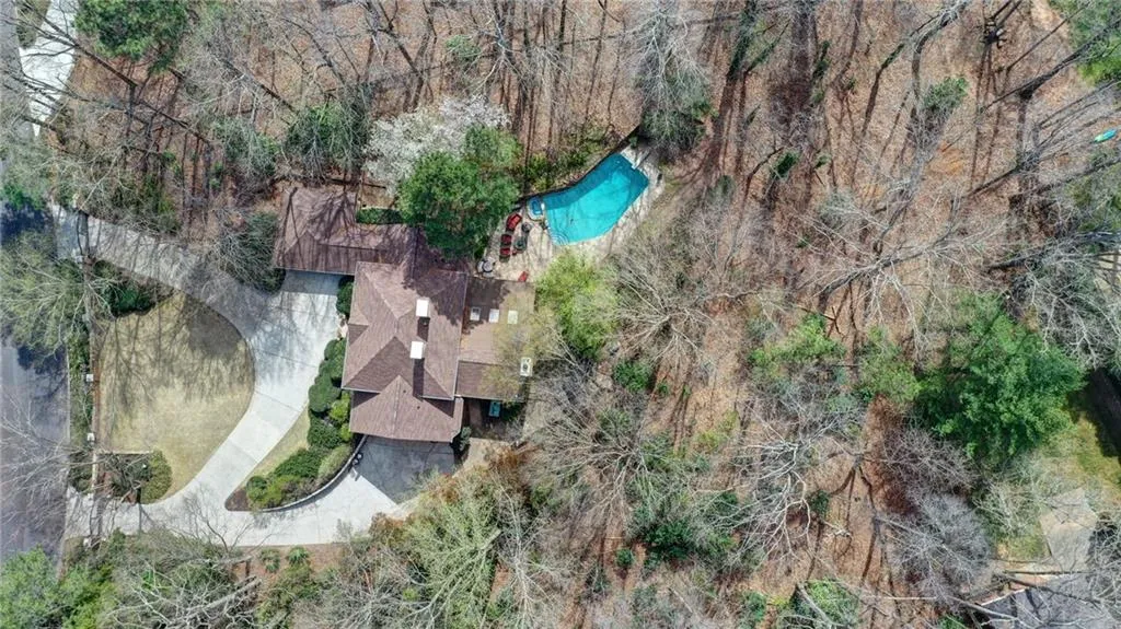 590 Valley Hall Drive, Sandy Springs, Georgia 30350, 4 Bedrooms Bedrooms, ,4 BathroomsBathrooms,Residential,Sold,590 Valley Hall Drive,6857372